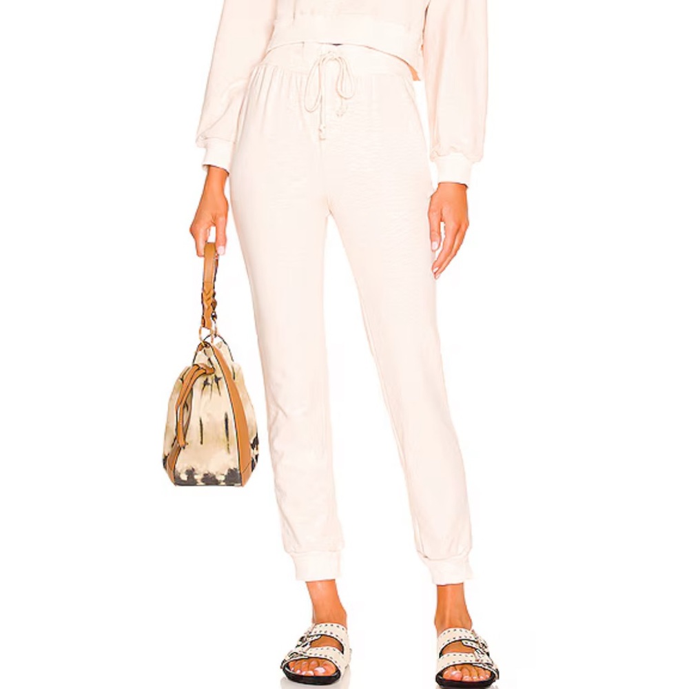 L’Space Livin is Easy Lounge pants